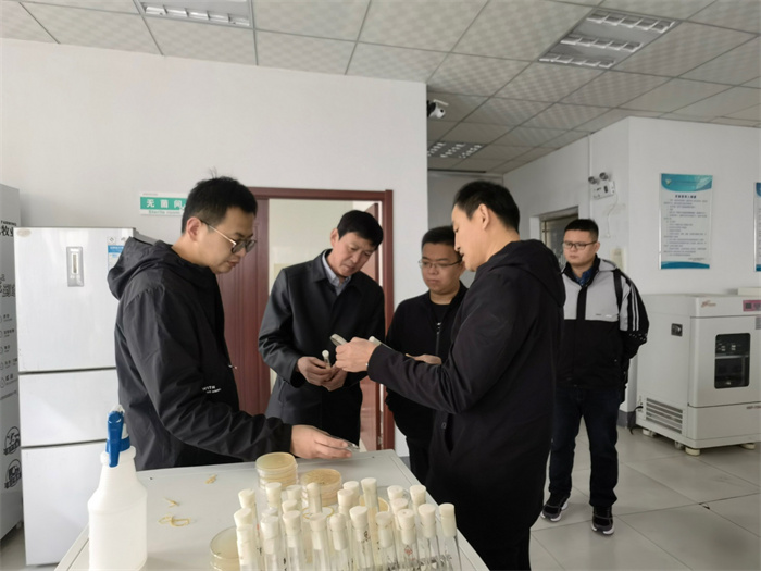 參觀了勁牛生物園、中科院微生物研究所勁牛實(shí)驗(yàn)室