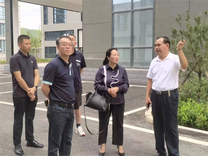 武隆生態(tài)環(huán)保局副局長王友乾對勁牛集團這些生物技術(shù)表示了合作意愿，并表示要進一步了解。